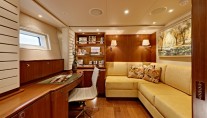 LADY B -  Office